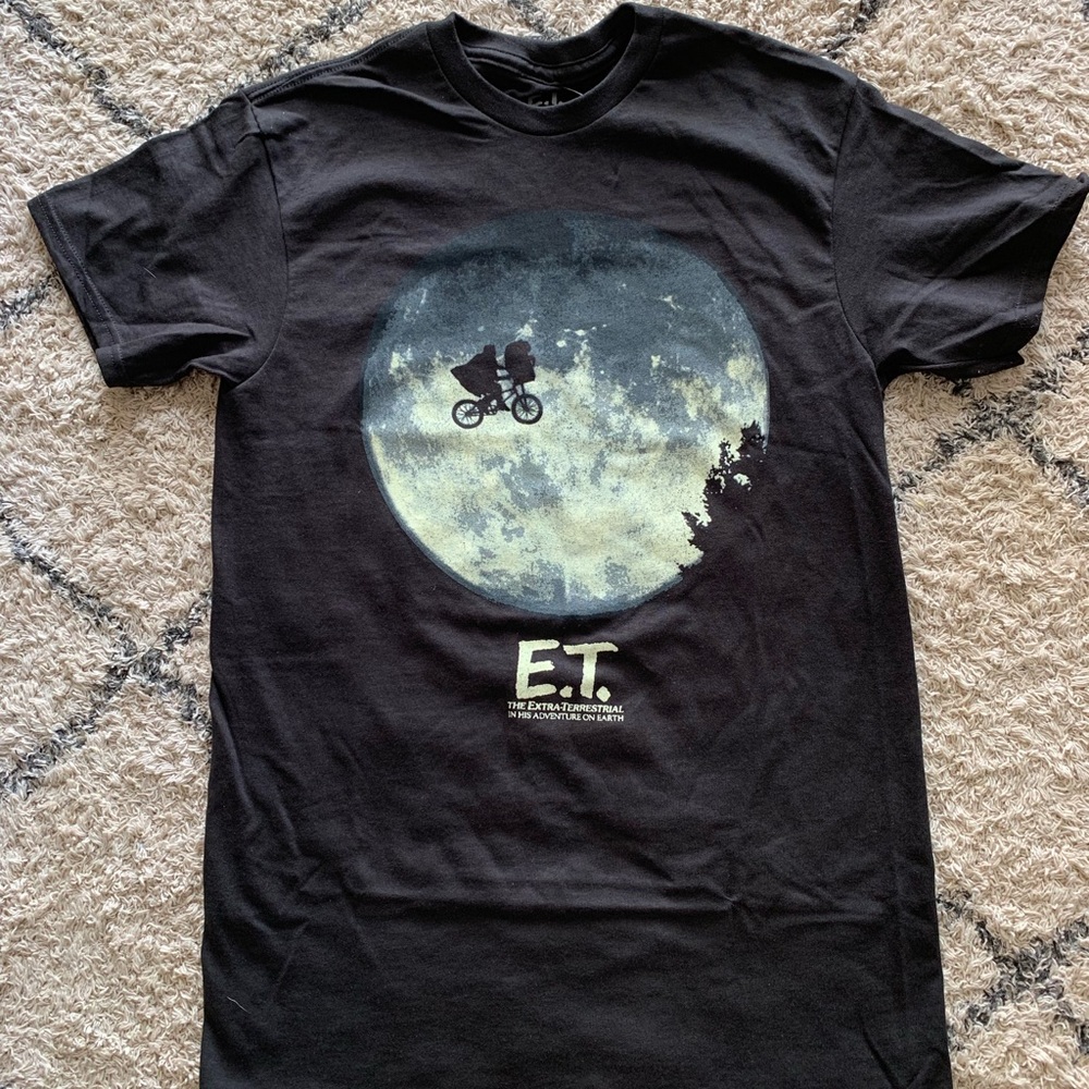E.T gray T-shirt